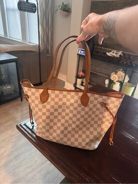 Authentic Louis Vuitton neverfull. Azur demier.